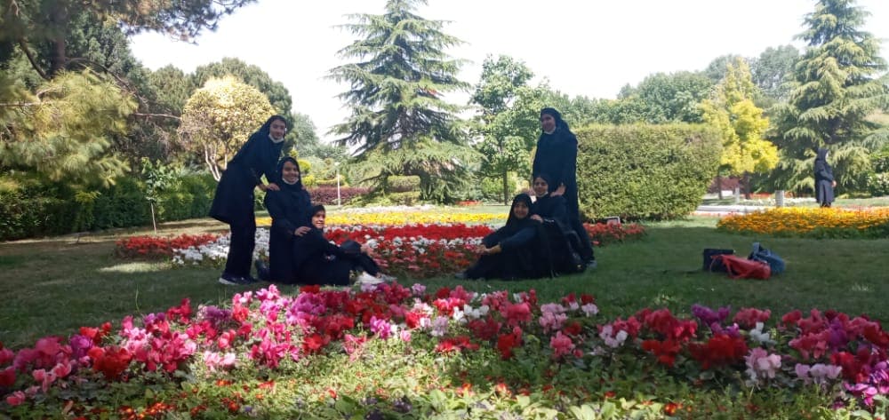 اردوی تفریحی باغ گلها